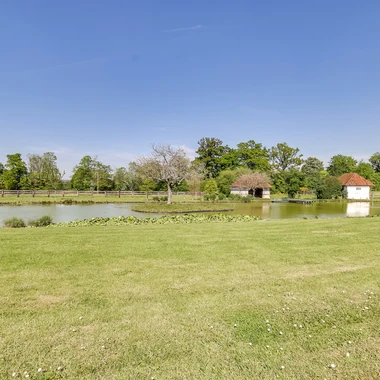Le Manoir Saint Laurent - Jardin verdoyant - Vue sur la campagne Normande