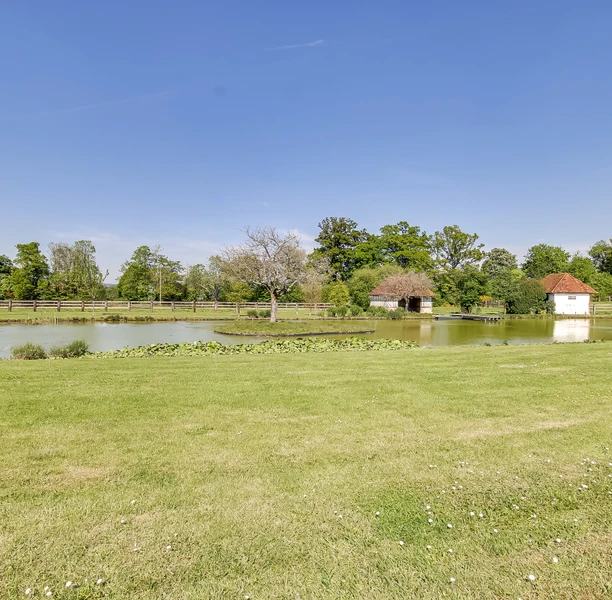 Le Manoir Saint Laurent - Jardin & Piscine à la campagne