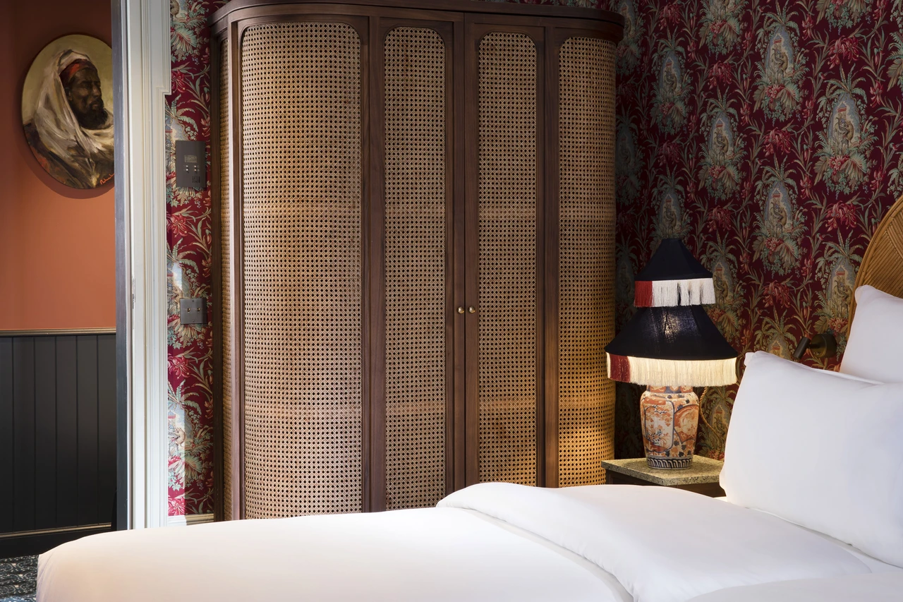 Monte Cristo Paris - Classic Room - 5-Star Hotel