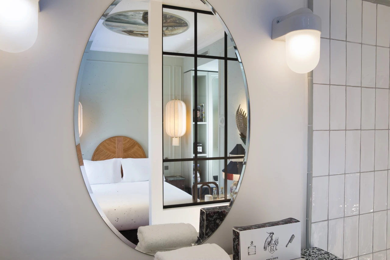 Monte Cristo Paris - Superior Room - 5-star Hotel