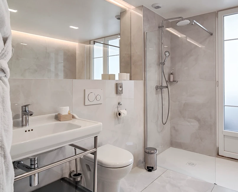Hotel Aparthotel AMMI Nice Lafayette - Premium Studio shower & bath