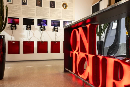 Hotel of the Golden Triangle - Personalized Welcome - 4-star Hotel Paris