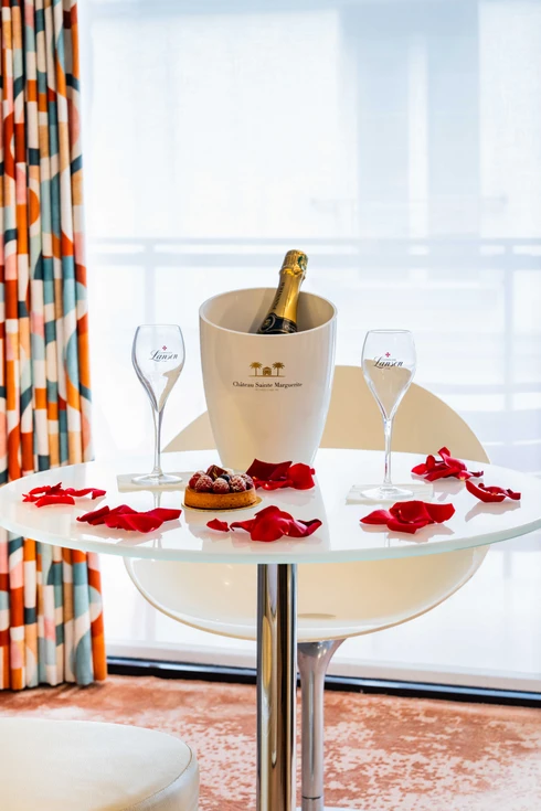 Hôtel 7 Eiffel - Romance Offer