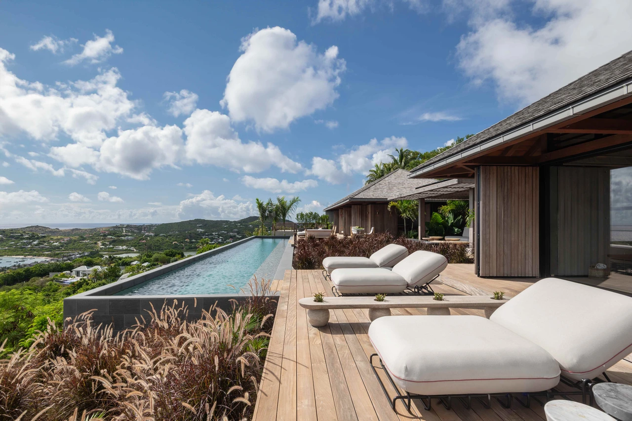 LOREM IPSUM IPSUM LOREM