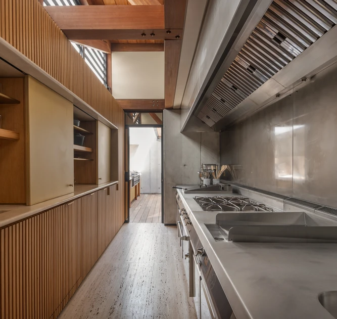 Le Manoir Voltaire - Living & Kitchen