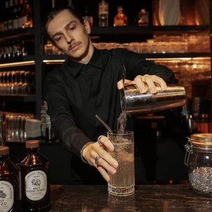 Ultimate Content - Client - Hotel Barnett Paris