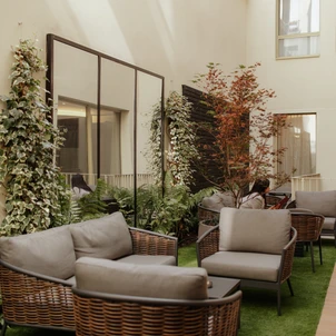 Ultimate Content - Client - Hotel Barnett Paris