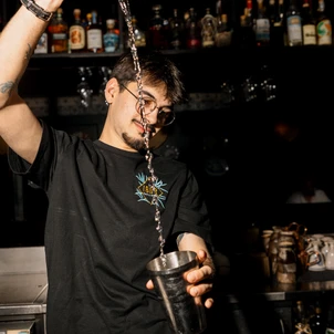 Ultimate Content - Client - Bar 1802, Paris