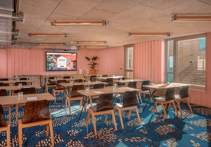 Eklo Hotels - Bordeaux - Groups & Privatisations - Pink Lover