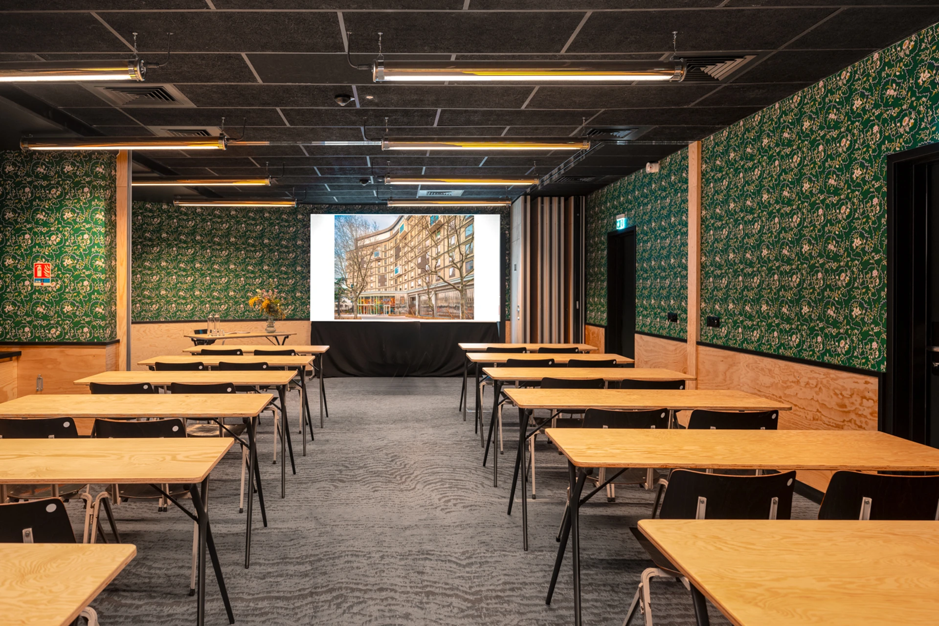 Eklo Hotels - Paris - Groupes & Privatisations