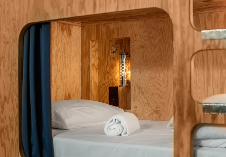 Eklo Hotels - Sleep - Men's Dormitory